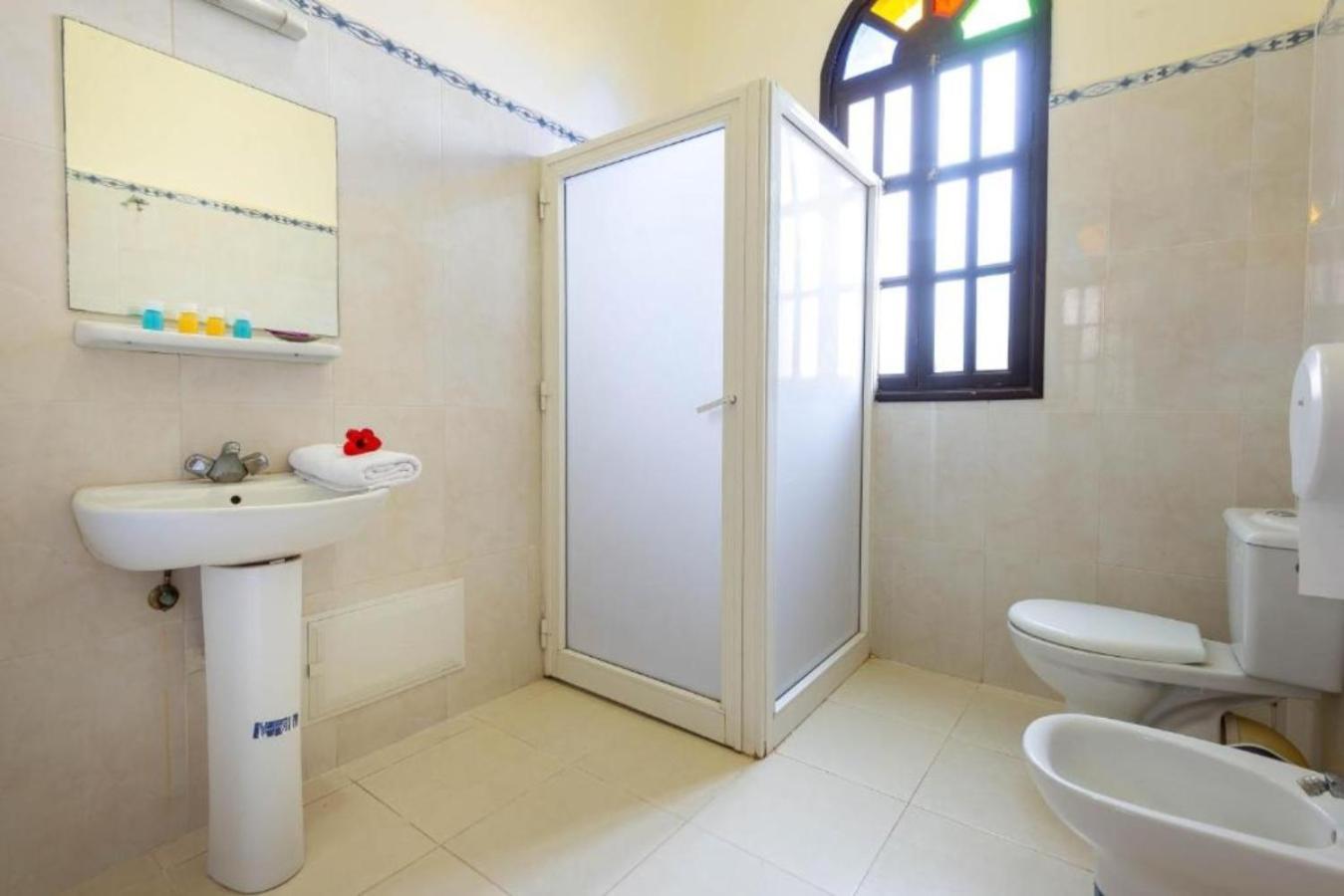 Sidi Abdallah Ghiat Riad Qodwa المظهر الخارجي الصورة